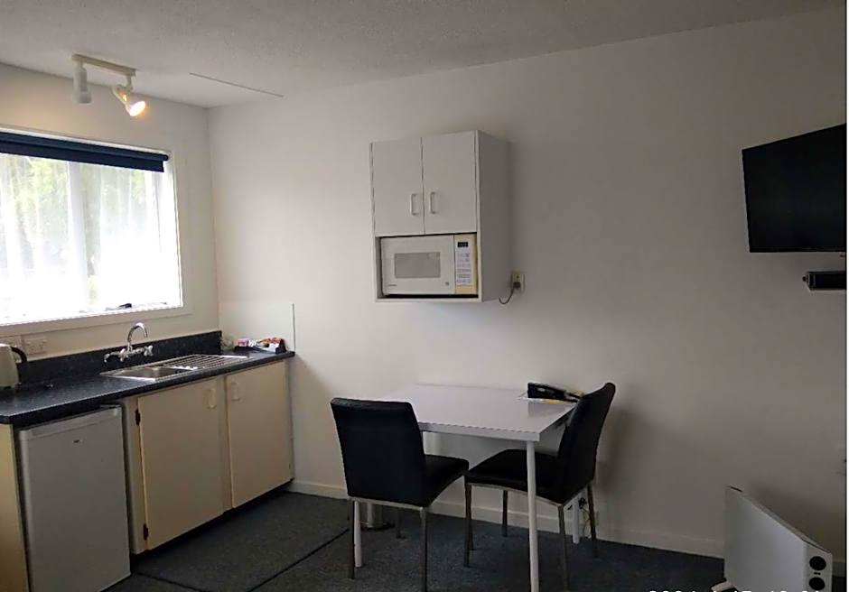 Queens Park Motels