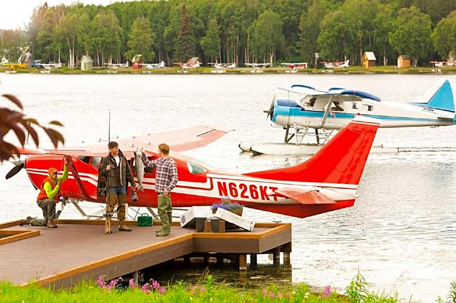 The Lakefront Anchorage - A Millennium Hotel