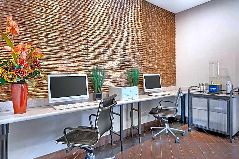 Comfort Inn & Suites North Greenfield