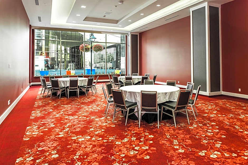 The Davenport Grand, Autograph Collection