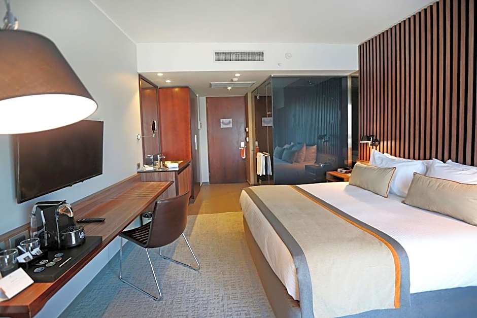DoubleTree by Hilton Santiago Kennedy