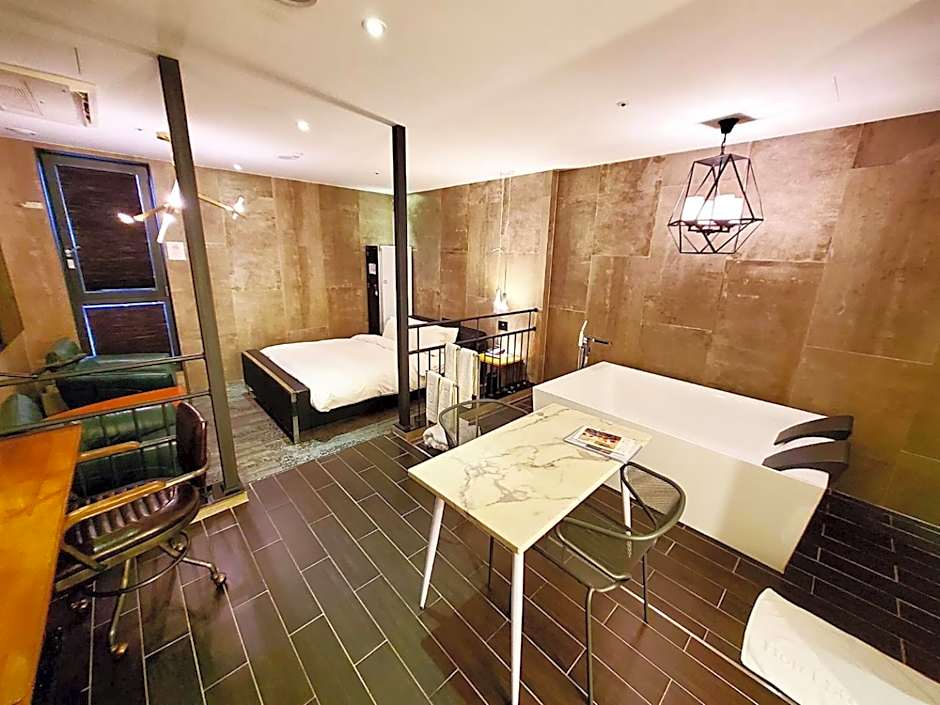 Le Stendal Hotel