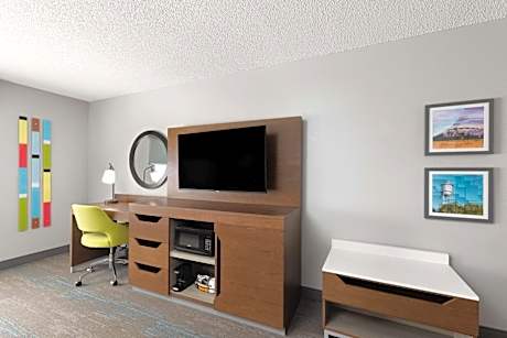 Room with Two Queen Beds - Non-Smoking