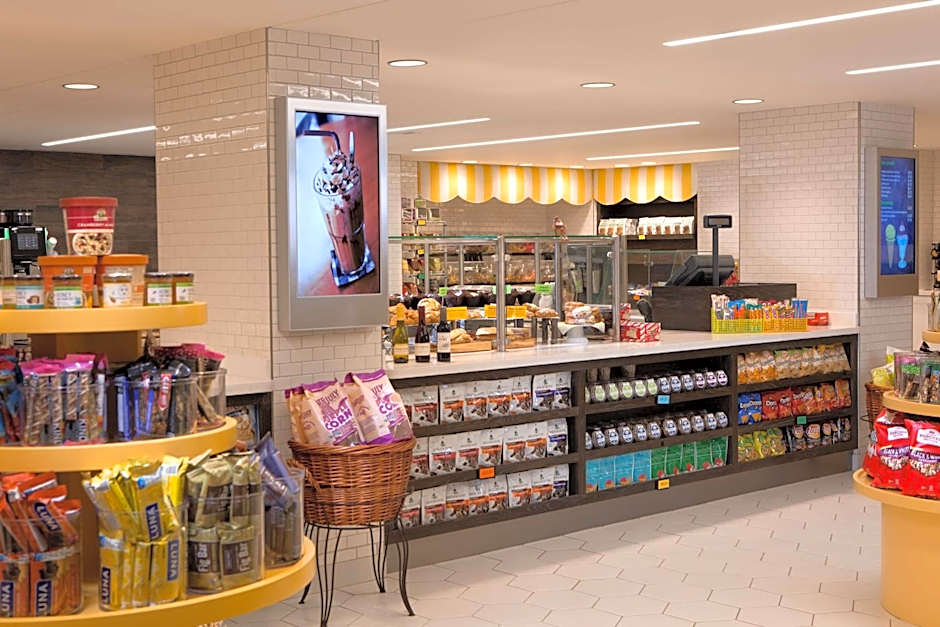 Hilton Orlando Buena Vista Palace Disney Springs Area