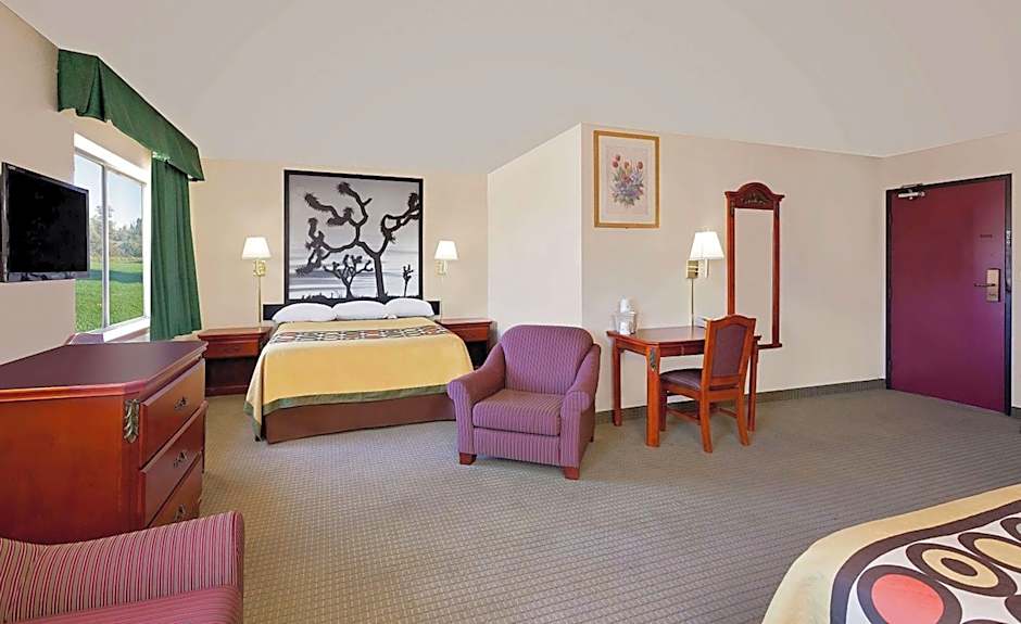 Super 8 by Wyndham Yucca Val/Joshua Tree Nat Pk Area