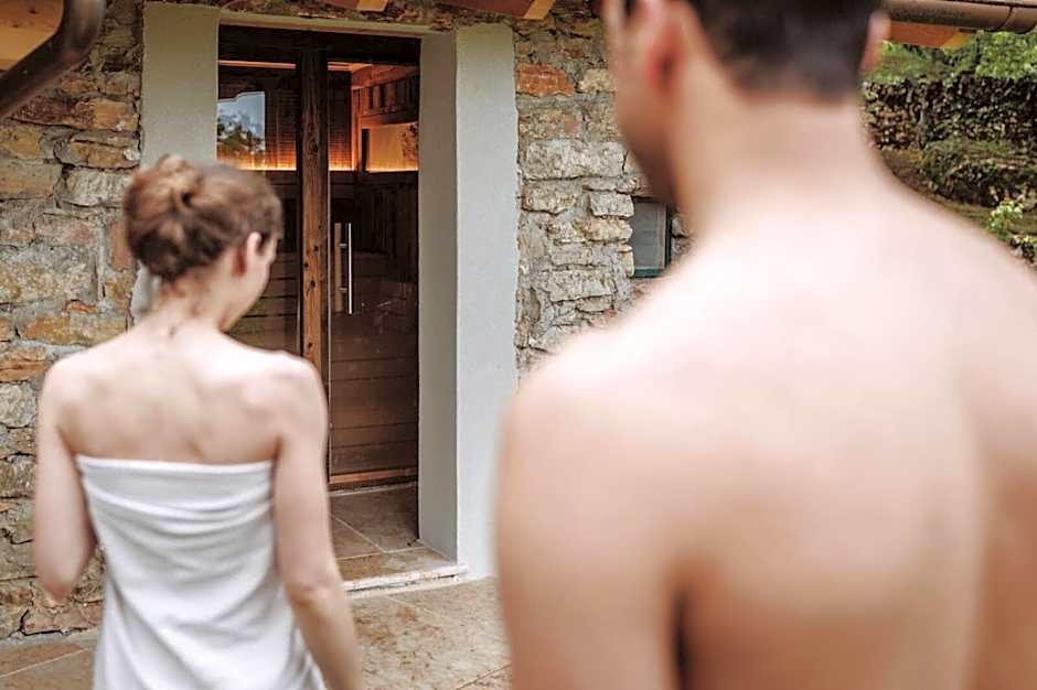 FAVAI HILLS your secret hideaway