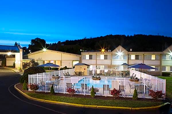 Quality Inn & Suites Vestal Binghamton Near University