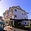 Rovers Inn Guesthouse - Age 11 and Above Only