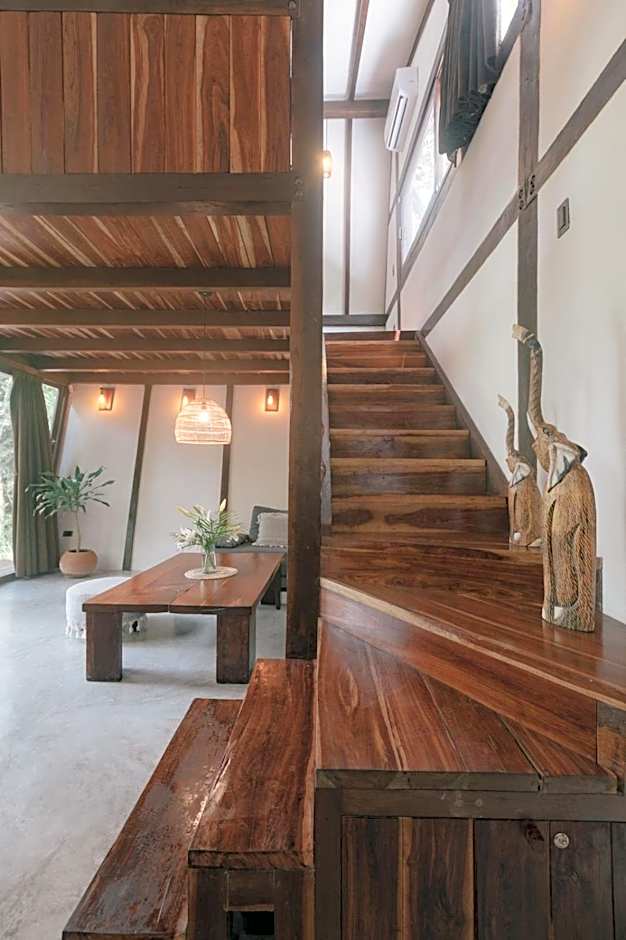 Nahouse Jungle Lodges