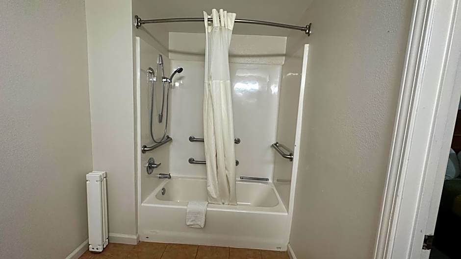 Carom Inn Denham Springs-BatonRouge