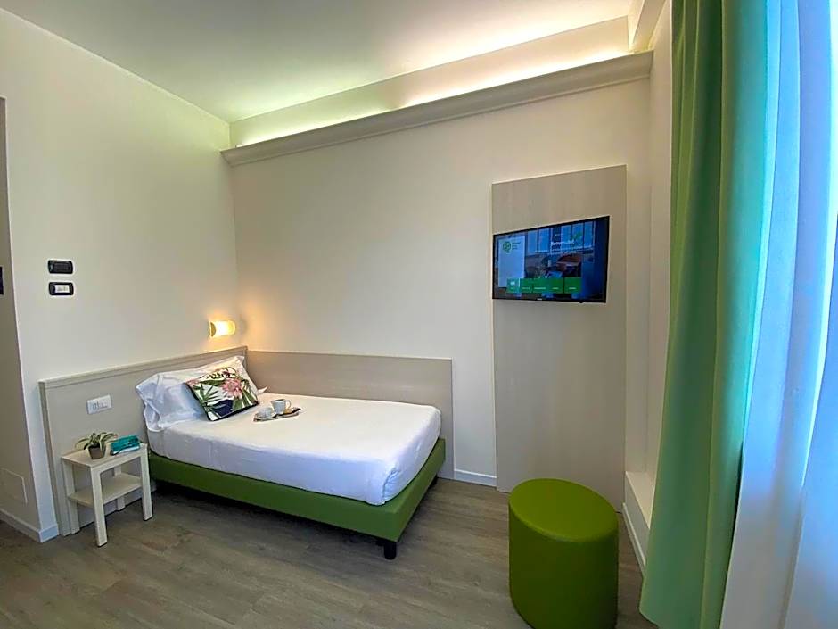 Hotel Embassy