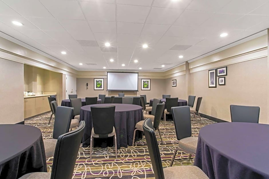 La Quinta Inn & Suites by Wyndham Andover