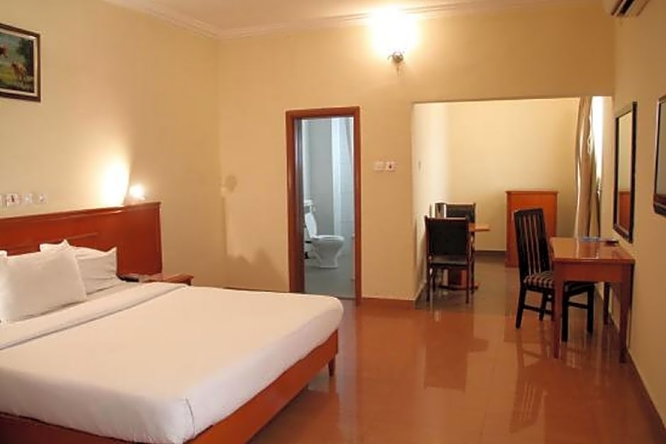 Beverly Heels Hotels