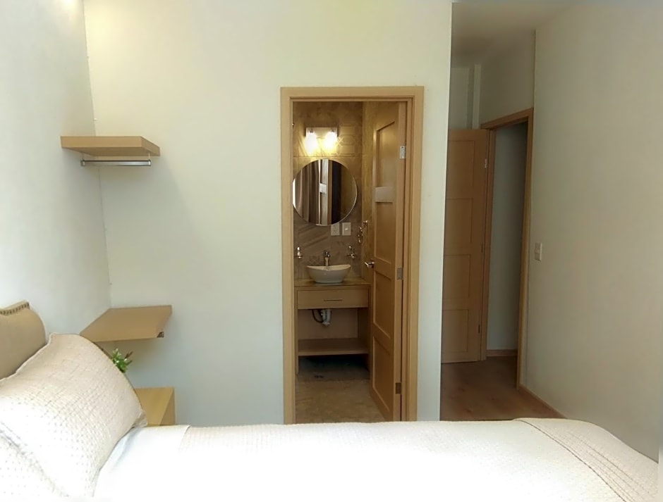 CASA DONCELES PREMIUM PENTHOUSE, Prime Location, Super Spacious!!