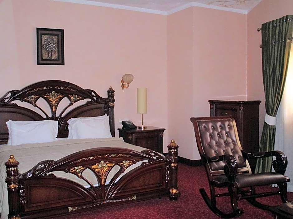Imperial Royale Hotel