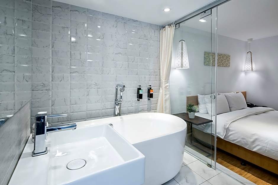 Shin Sei Bashi Hotel