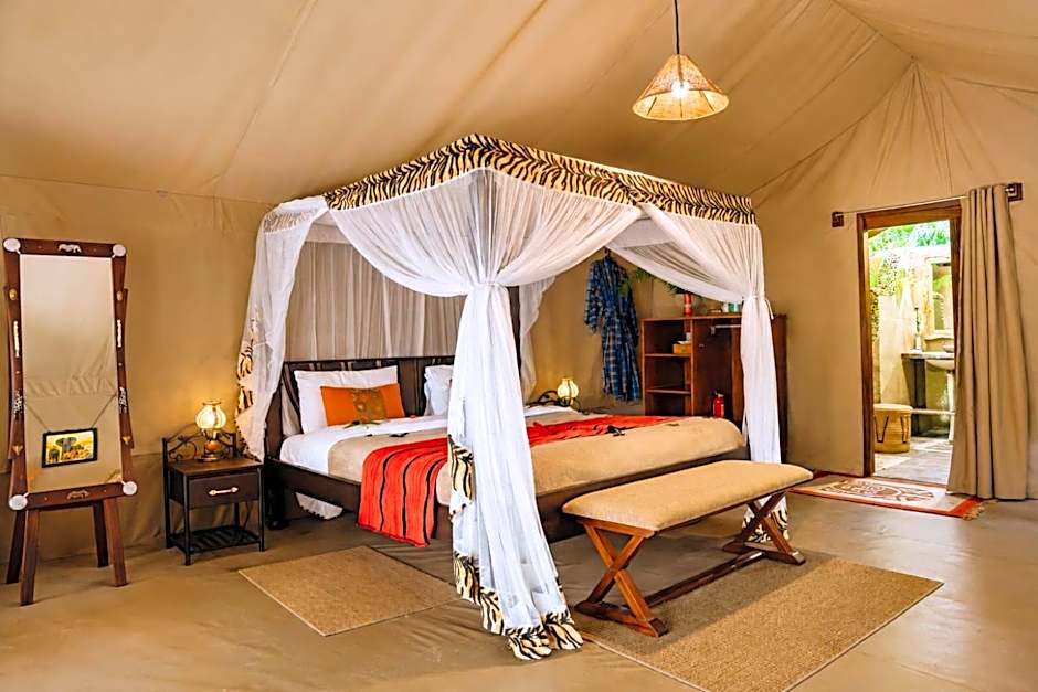 Exploreans Mara River Camp