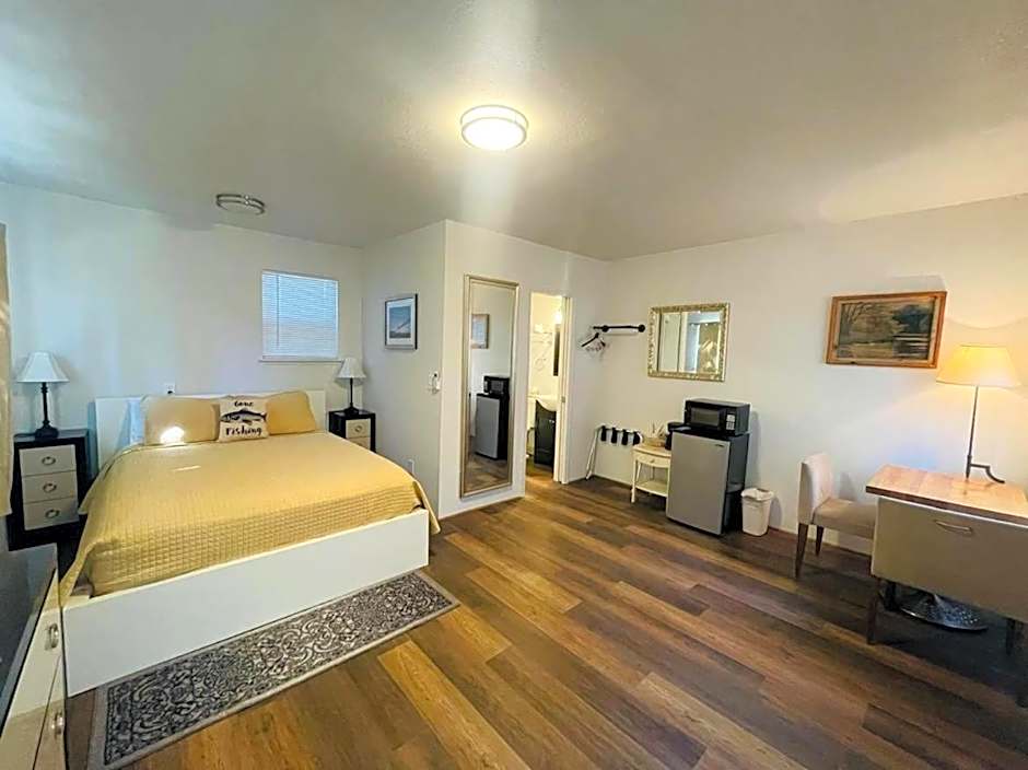 Riverfront Lodging