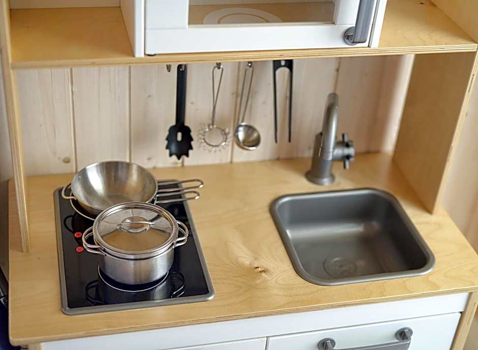 Dancing Butterfly Inn Family sliding BnB