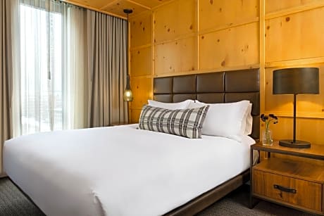 Essential King Room