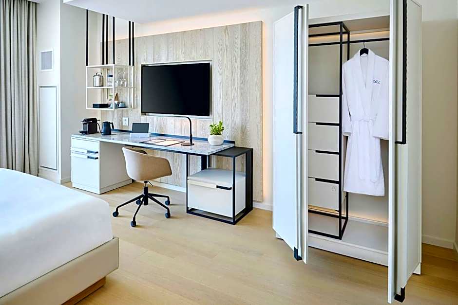 The Pearle Hotel & Spa, Autograph Collection