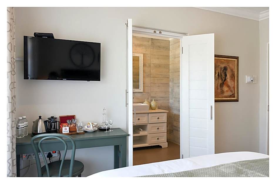 66 On Monzali 4 Star Luxury Guesthouse