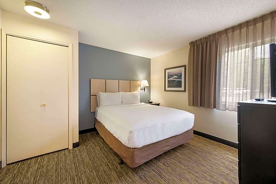 Sonesta Simply Suites Hampton