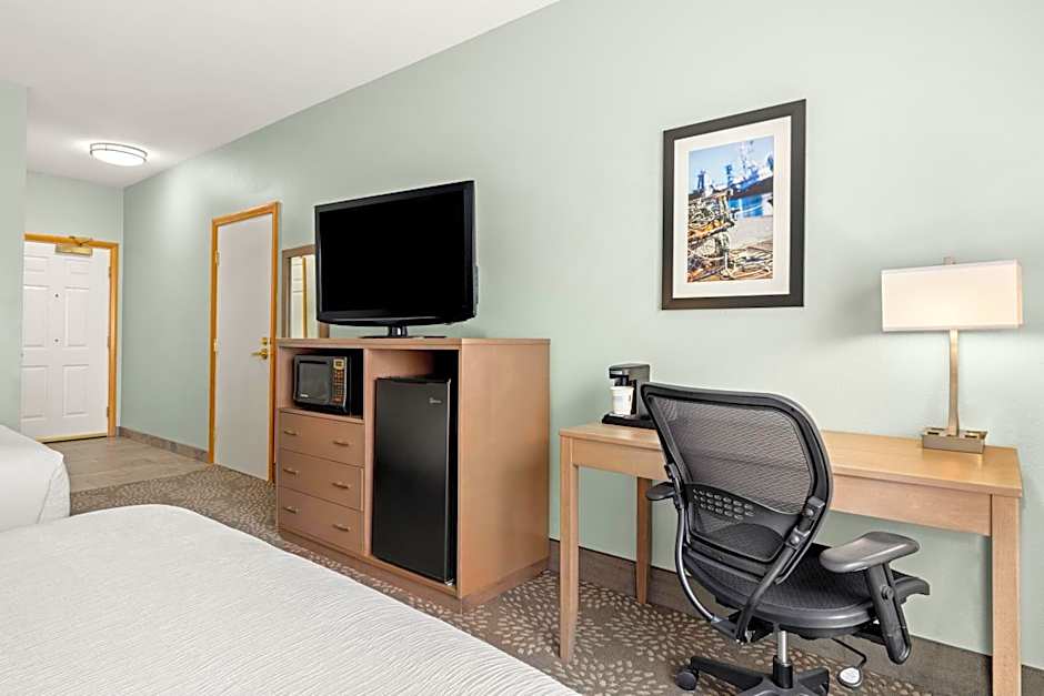 La Quinta Inn & Suites by Wyndham Newport