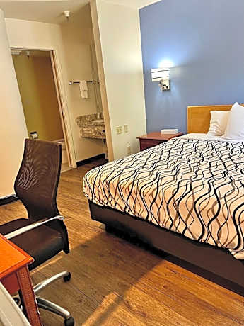 1 Queen Bed, Nonsmoking