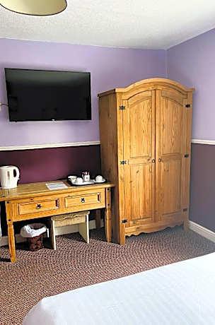 Double room-Comfort-Ensuite with Bath-Landmark view