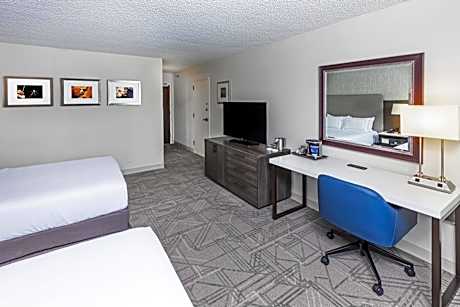 Queen Room with Two Queen Beds and City View - High Floor