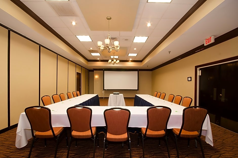 Quality Inn & Suites Downtown Mansfield