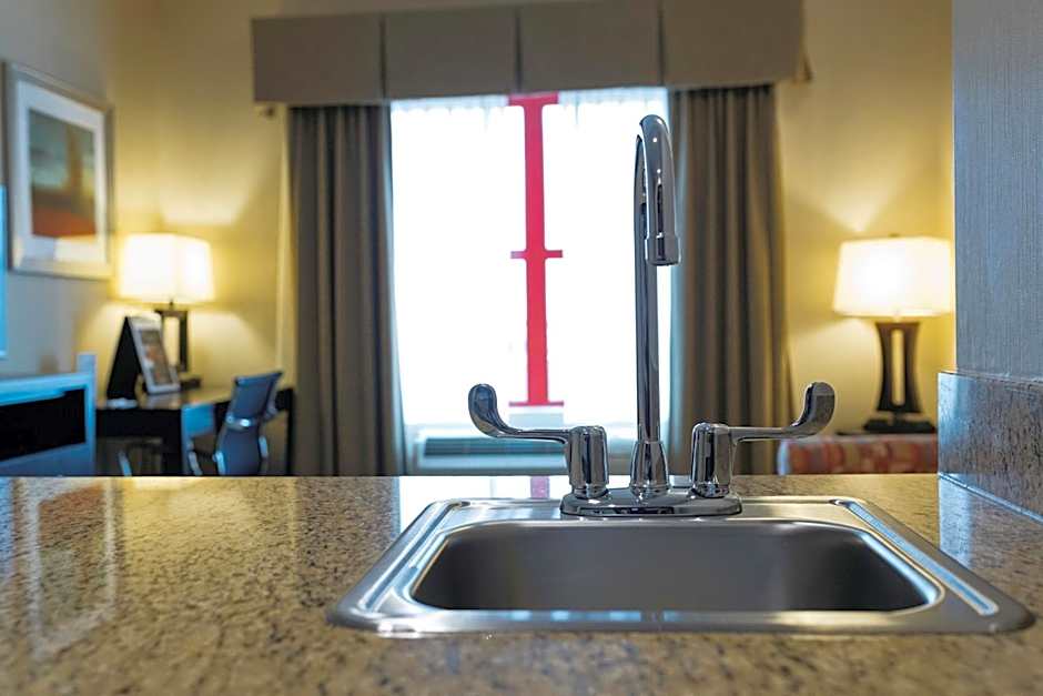 Holiday Inn Express & Suites - Olathe North By IHG