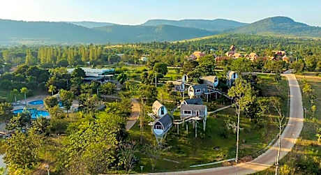 Phum Domnak Domrey Resort