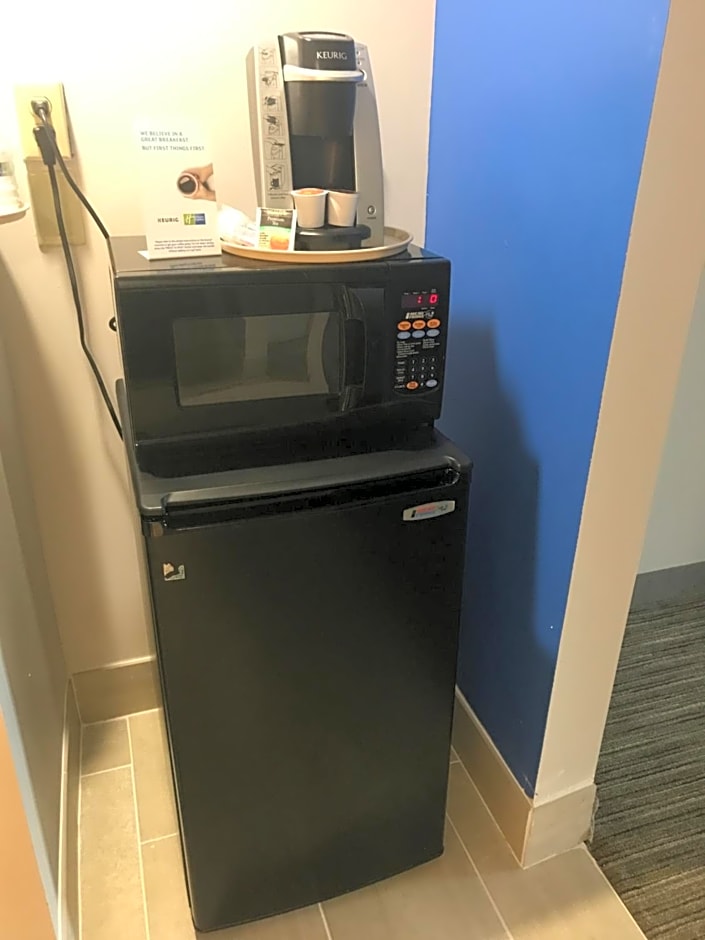 Holiday Inn Express Hotel & Suites Louisville East By IHG