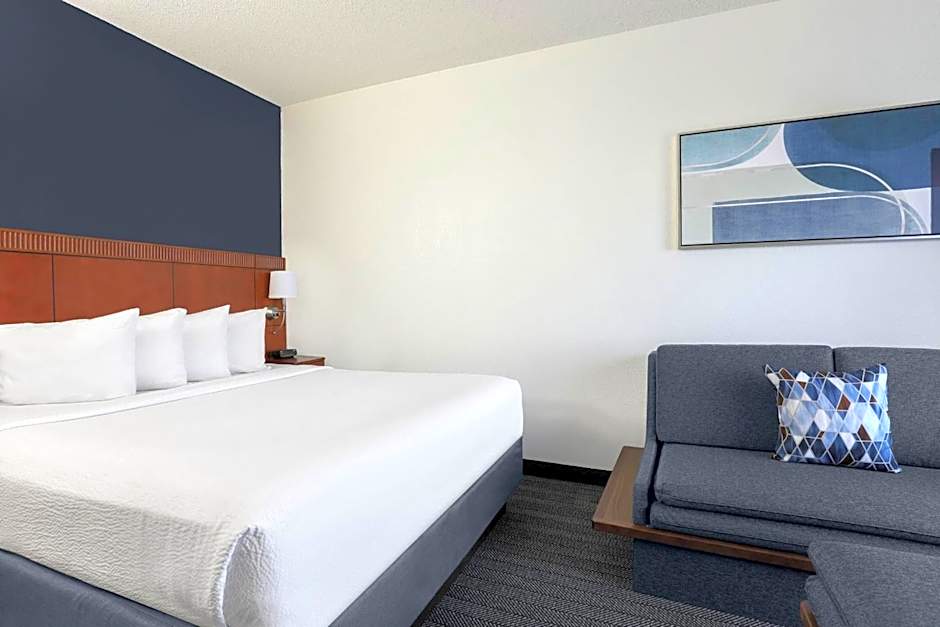 Courtyard by Marriott Austin Airport