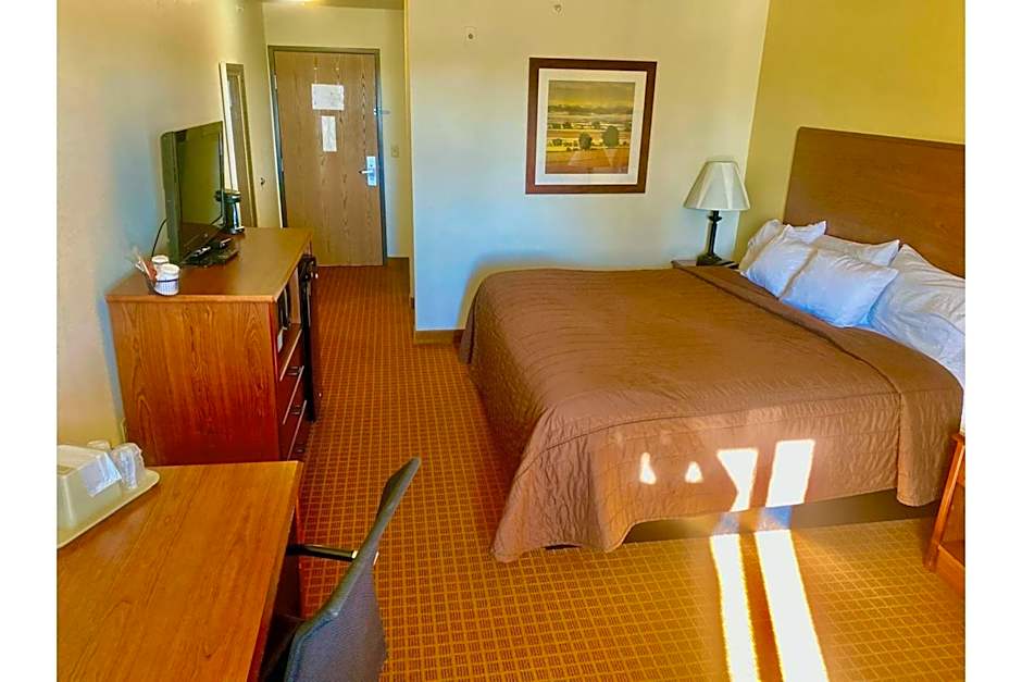 Park View Inn & Suites By OYO Hoisington