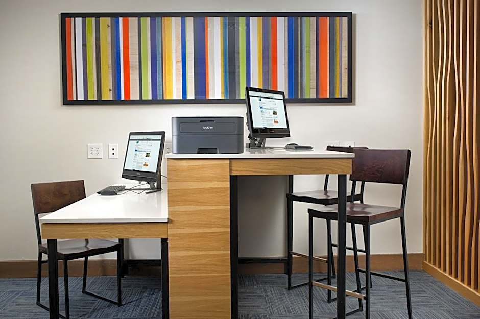 Holiday Inn Express & Suites Bay City By IHG