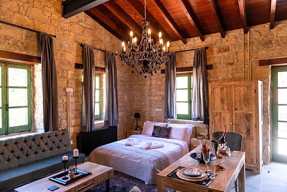 Oinou Strata - Adults Only