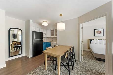 One-Bedroom Suite with Two Double Beds