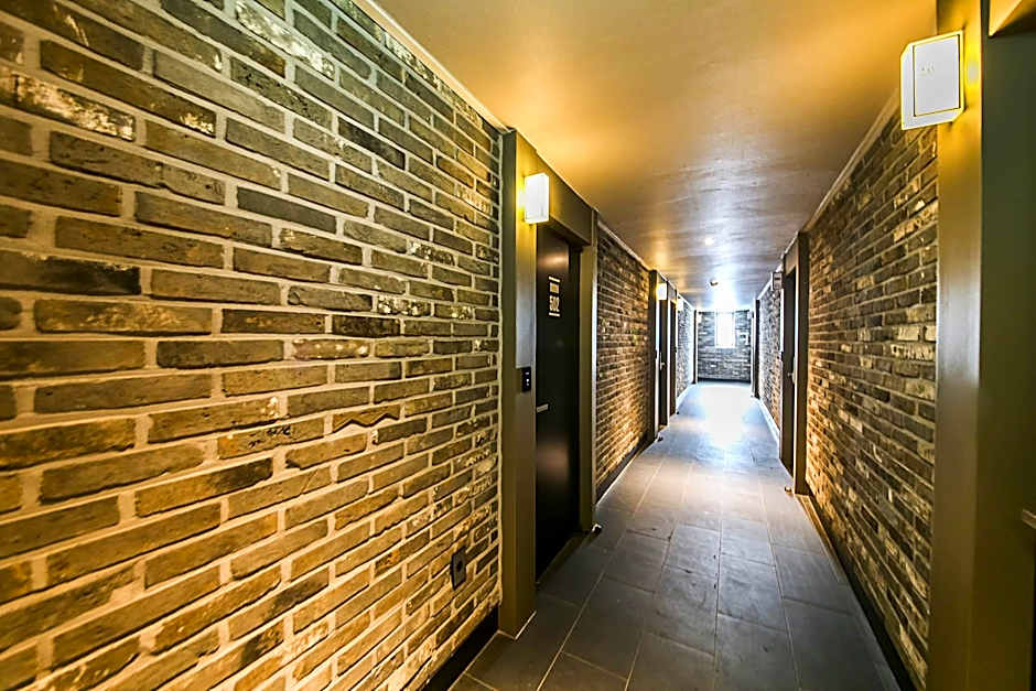 hotel box