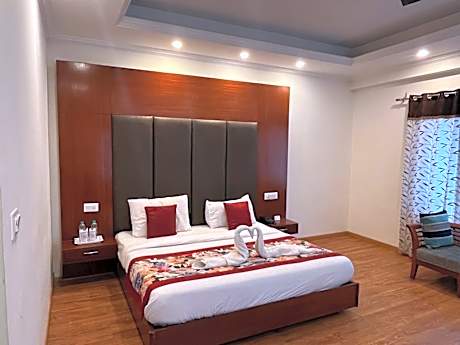 Hotel Chandertal Regency