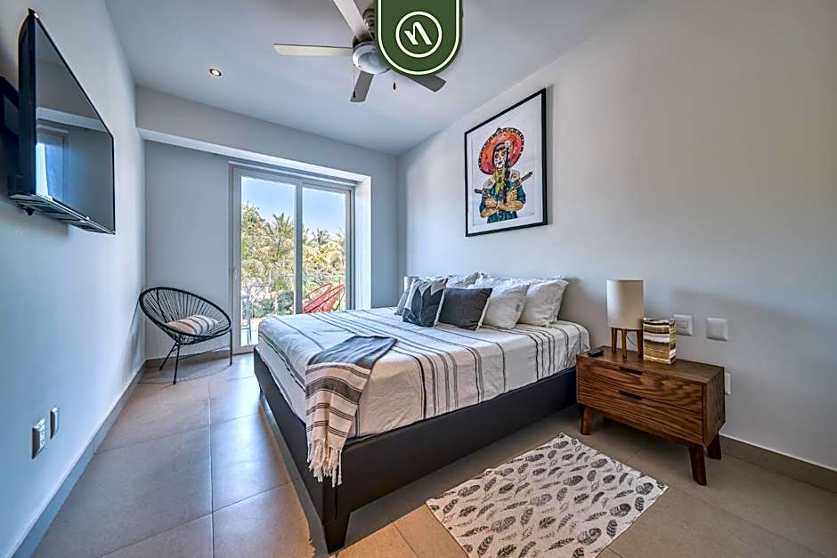 2BR Condo with Rooftop Pool - Private Terrace