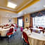 Monte Carlo Inn Oakville Suites