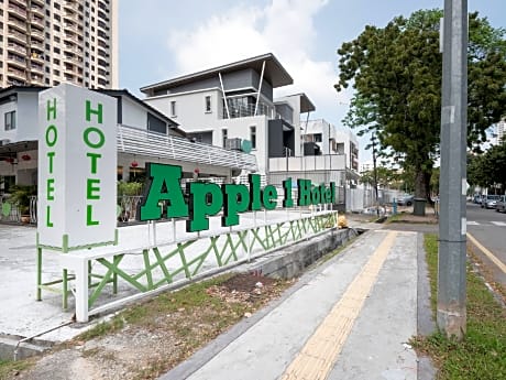 Apple 1 Hotel Gurney