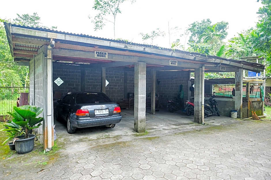 RedDoorz near Museum Gunung Merapi