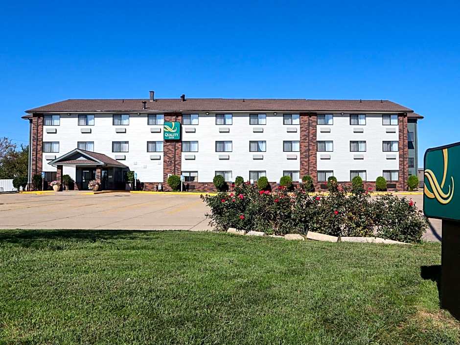 Quality Inn & Suites Bloomington I-55 and I-74