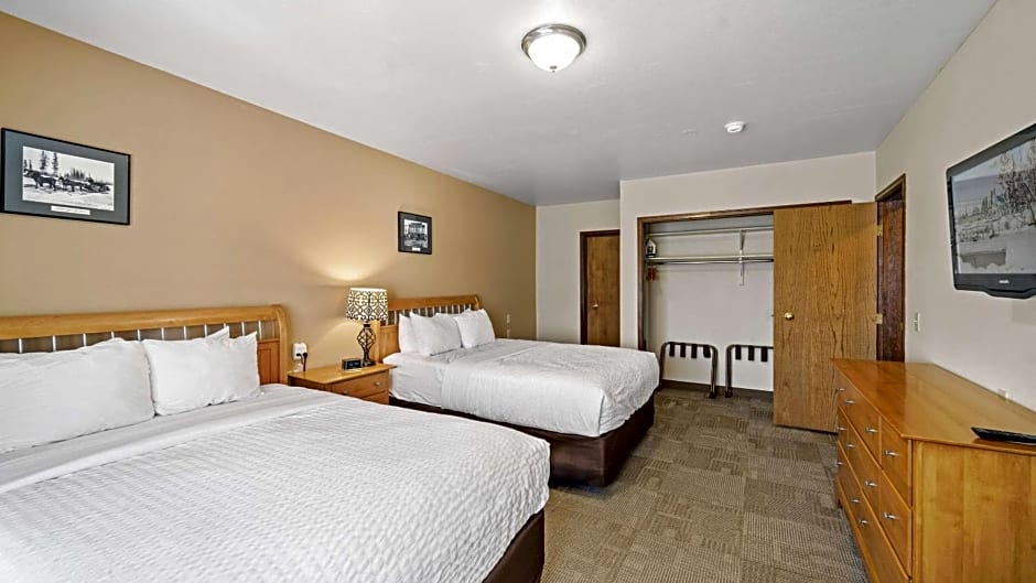 Clarion Hotel & Suites Fairbanks near Ft. Wainwright