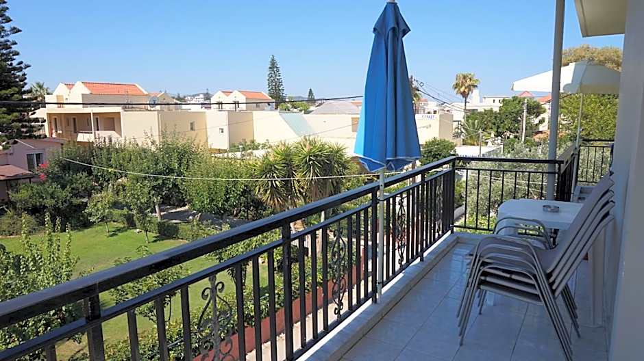 Niriis Hotel