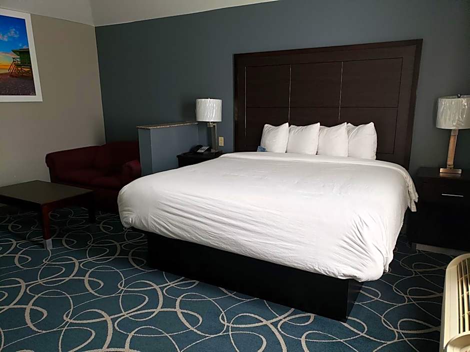 Days Inn & Suites by Wyndham Cleburne TX